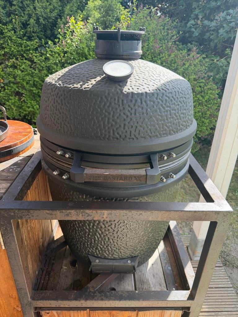 The Bastard VX Large Kamado BBQ - 2 jaar oud, Ophalen, Gebruikt