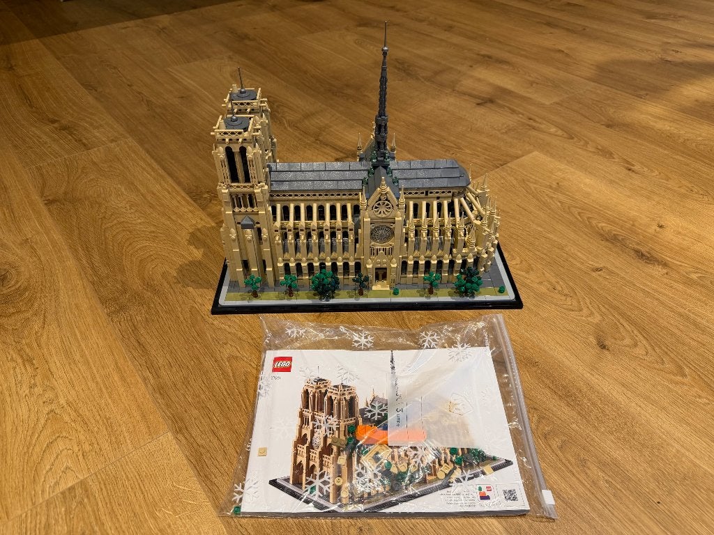 LEGO 21061 Notre-Dame van Parijs / Notre Dame Paris, Lego, Architecture, Ophalen of Verzenden, Zo goed als nieuw