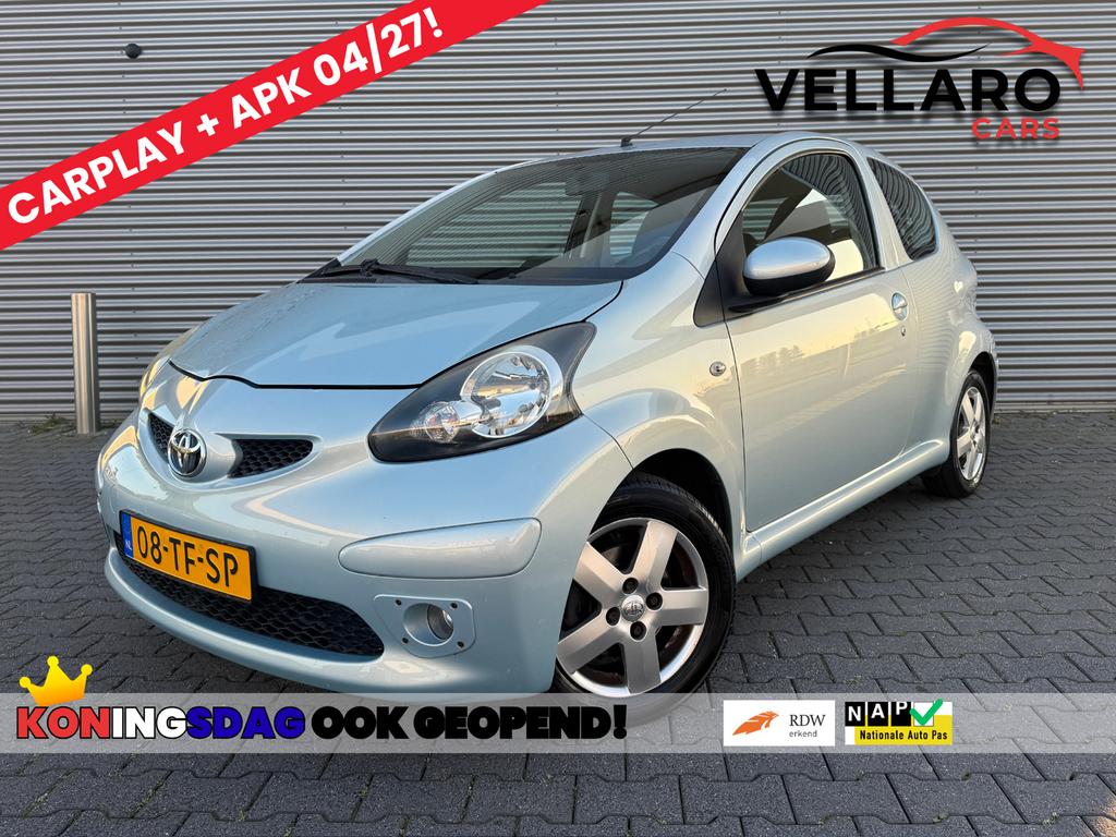 Toyota Aygo 1.0 NAP| APK| CARPLAY| AIRCO| DEALER ONDERHOUDEN, Auto's, Voorwielaandrijving, Stof, Metallic lak, 68 pk