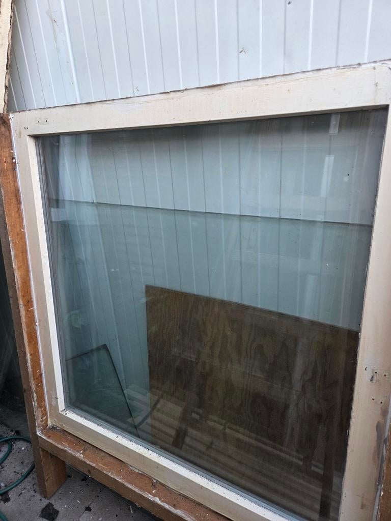 Dubbel glas raam 109 met kozijn 95 binnen maat raam met balk, 75 tot 150 cm, Raamkozijn, Ophalen of Verzenden, 75 tot 150 cm