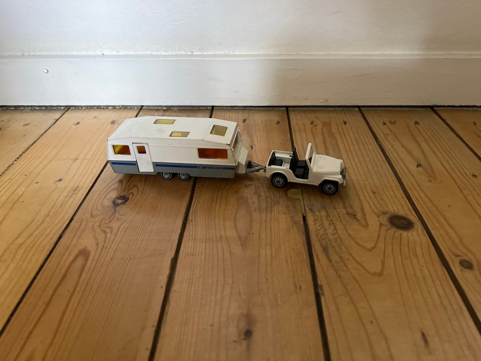 Siku Jeep met Caravan - Speelgoed, Ophalen of Verzenden, Gebruikt