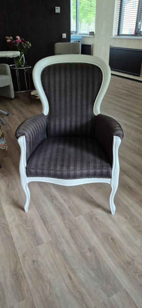 Prachtige stoel. Barok stijl. Opnieuw bekleed. Zwart/grijs/b, Huis en Inrichting, Stoelen, Ophalen, Zo goed als nieuw, Grijs, Eén