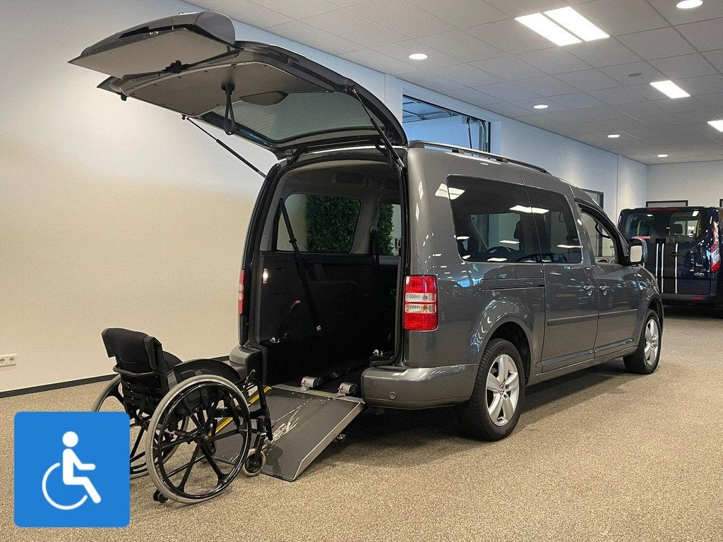 Volkswagen Caddy Maxi Rolstoelauto 5+1, Auto's, Voorwielaandrijving, Gebruikt, Zwart, Origineel Nederlands