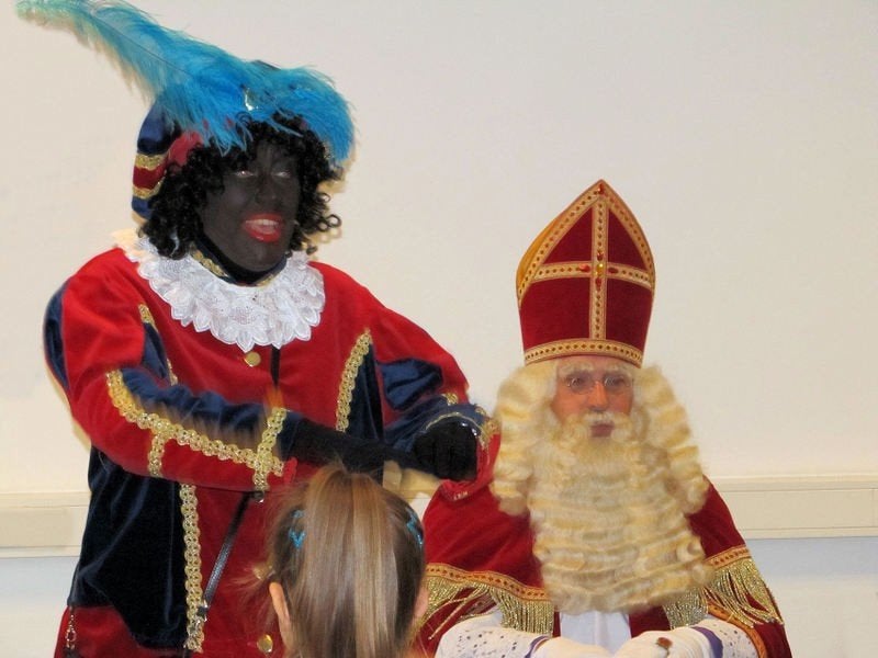 Sinterklaas bezoek, Ophalen