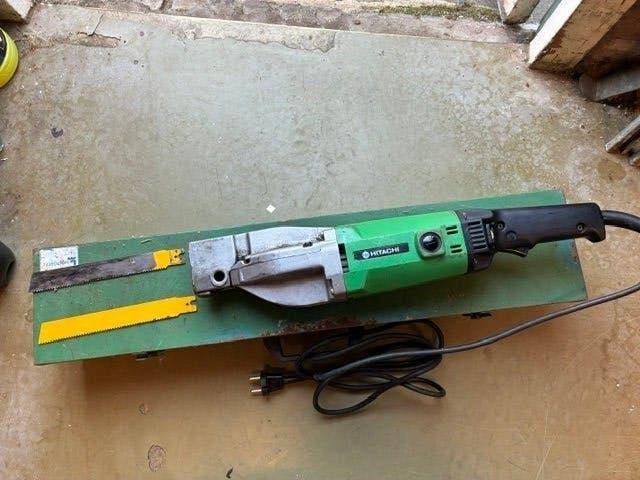 Recirozaag Hitachi CR17Y, Doe-het-zelf en Verbouw, Ophalen, Gebruikt, 70 mm of meer, 600 tot 1200 watt