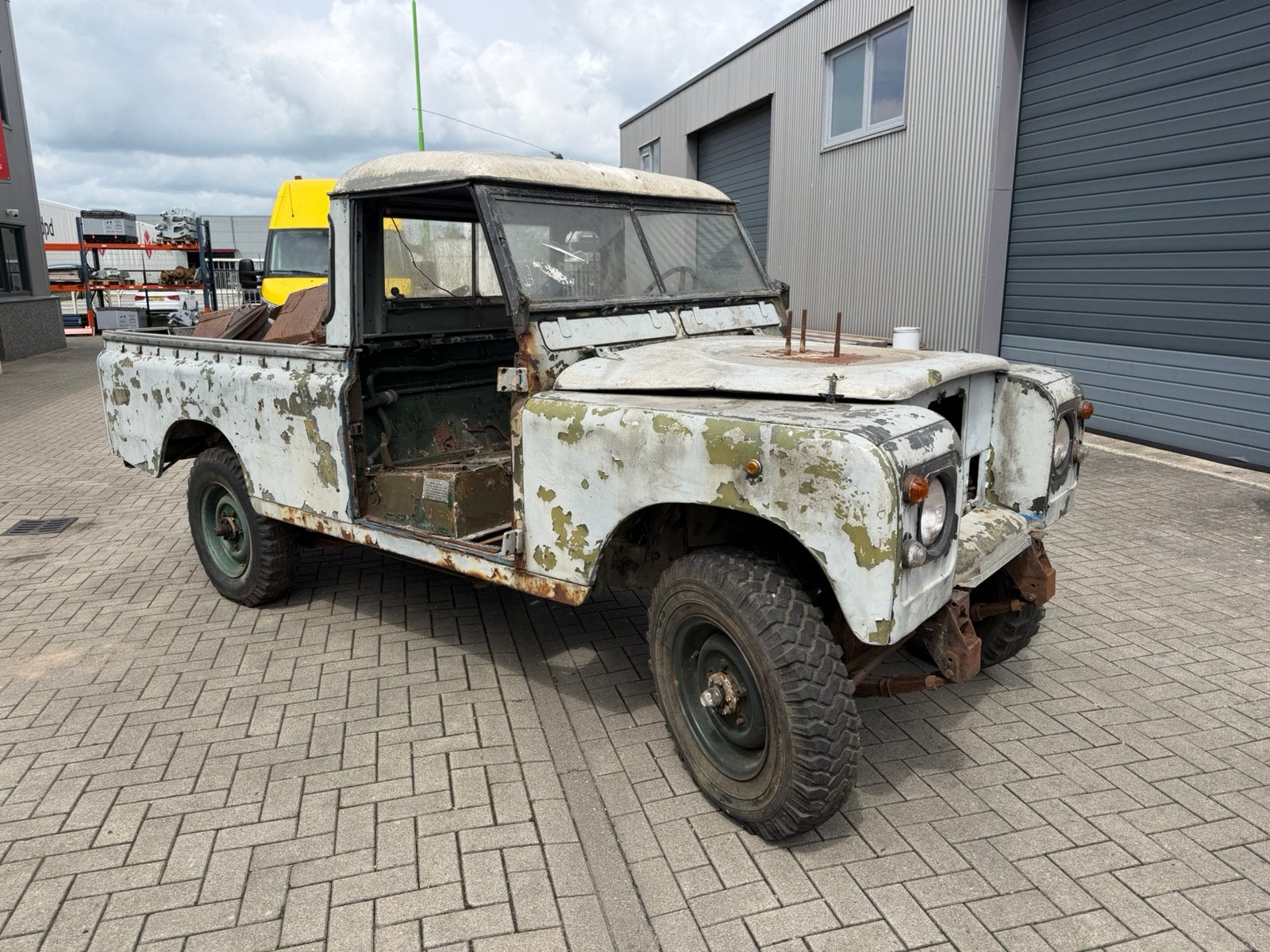 Land Rover 109 , 1973, benzine, project!, 4 cilinders, Bedrijf, Handgeschakeld, Vierwielaandrijving