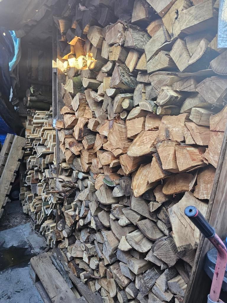 Halfdroog kachelhout: noten- en coniferenhout, Tuin en Terras, Haardhout, Minder dan 3 m³, Ophalen of Verzenden, Overige houtsoorten