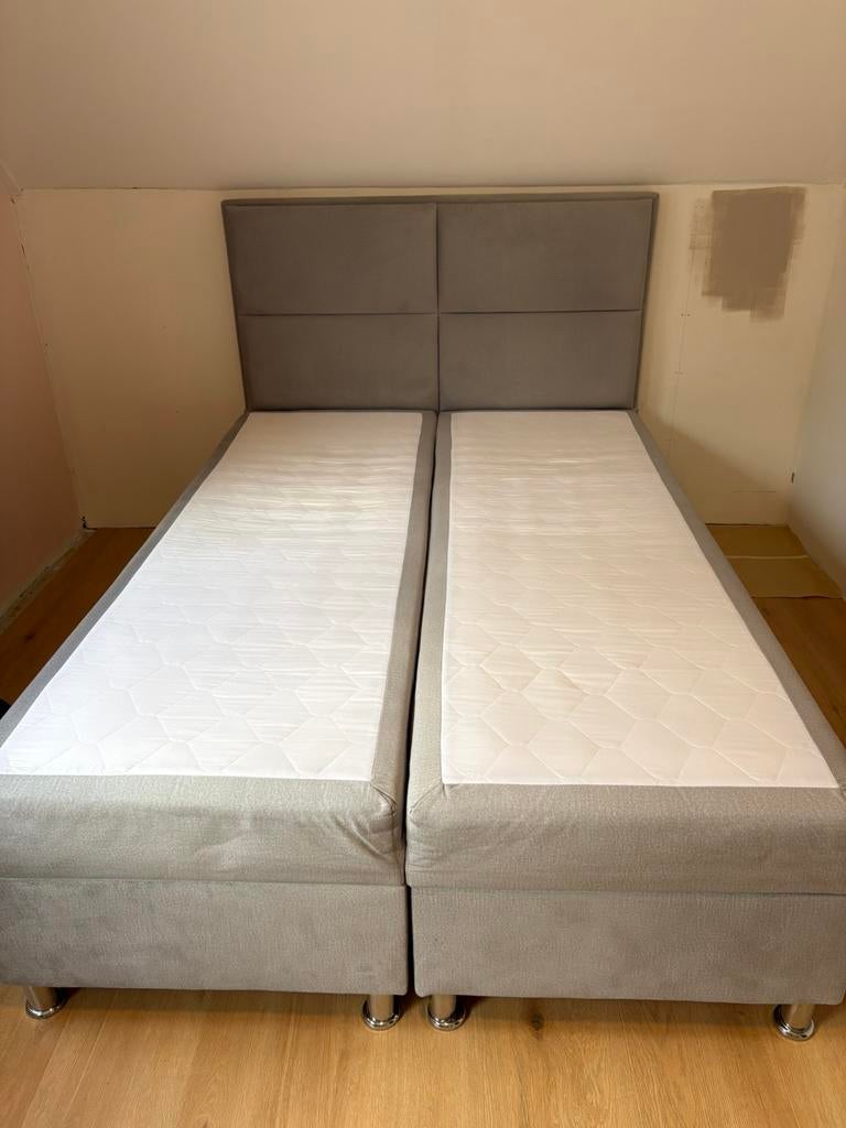 Grijs bed te koop, Huis en Inrichting, Ophalen, Gebruikt, Tweepersoons, 140 cm