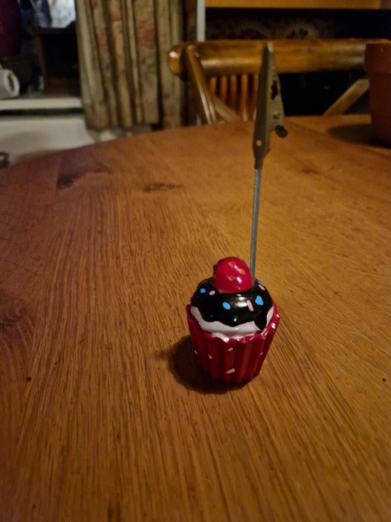 CUPCAKE BEELDJE KAARTHOUDER, Ophalen of Verzenden, Zo goed als nieuw