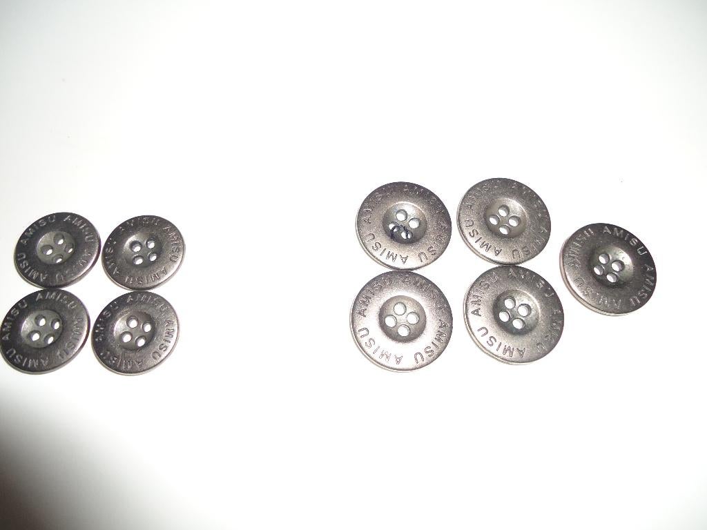 9 metalen knoopjes amisu, Ophalen of Verzenden, Zo goed als nieuw, Knoop of Knopen