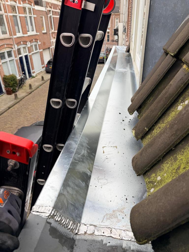 Ervaren dakdekker 10 jaar garantie op het gemaakte werk!, 24-uursservice, Bitumineus