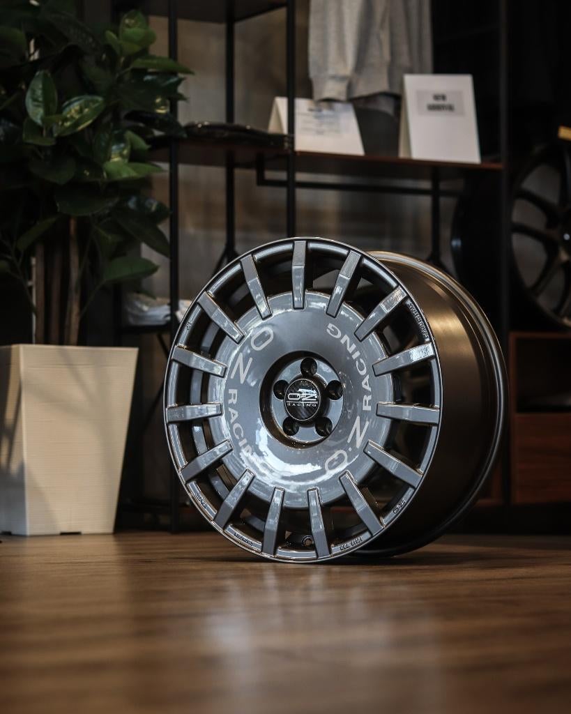 OZ Rally Racing Zwart Wit GunMetal Diverse maten 17 18 19, Auto diversen, Tuning en Styling, Ophalen of Verzenden
