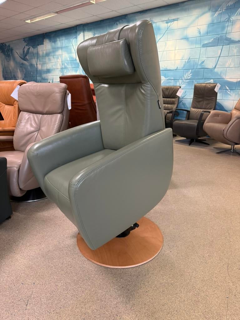 Met alle extra opties sta op fauteuil relax stoel Prominent, Ophalen of Verzenden, Zo goed als nieuw, Leer, Gratis bezorging regio Utrecht
