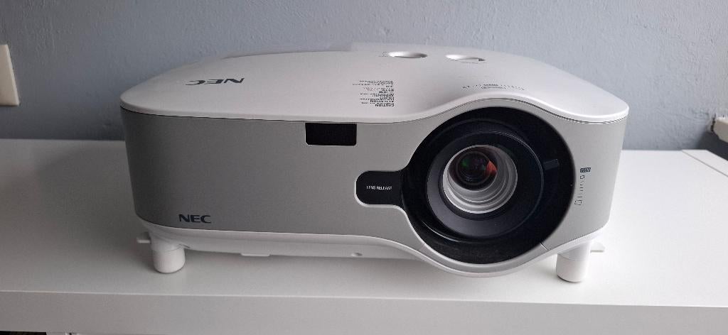 NEC NP1150 Professionele beamer/projector 99% lampduur, Audio, Tv en Foto, Beamers, Ophalen, NEC, Zo goed als nieuw, LCD