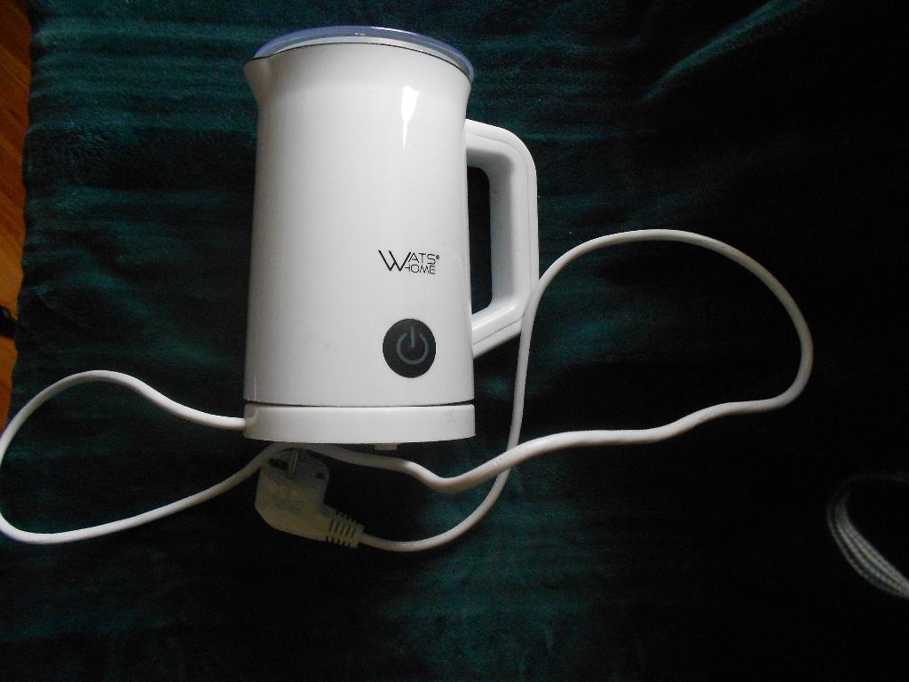 Electrische melkopschuimer Watshome type XH-9168 gebruikt., Huis en Inrichting, Keuken | Keukenbenodigdheden, Ophalen, Gebruikt