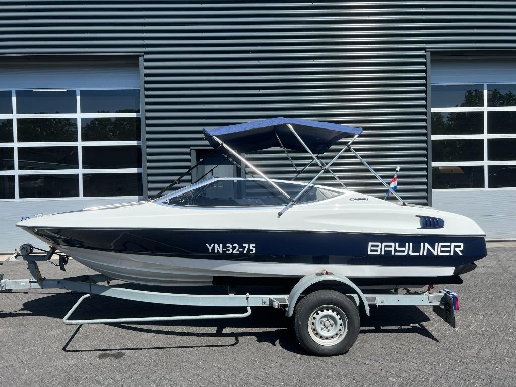 Bayliner Capri 1850 Speedboot, Ophalen, Gebruikt, Binnenboordmotor, 120 tot 200 pk
