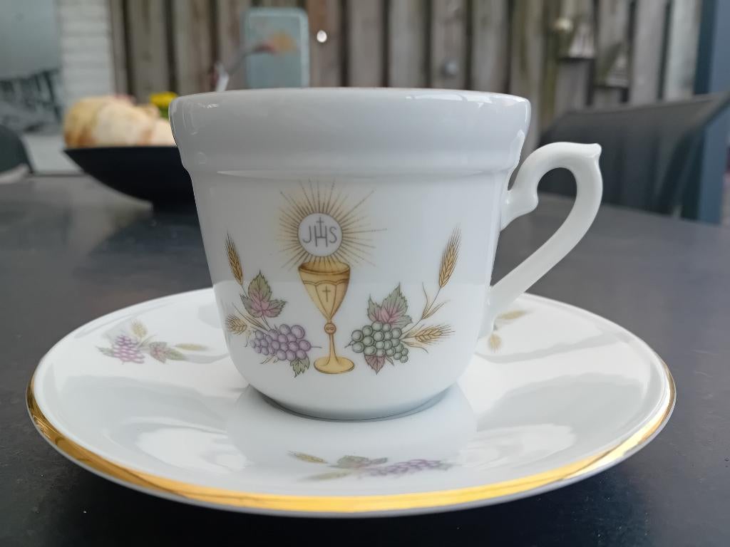 Kop en schotel / religieus / Kronester bavaria / vintage, Ophalen of Verzenden, Zo goed als nieuw, Porselein, Kop en/of schotel