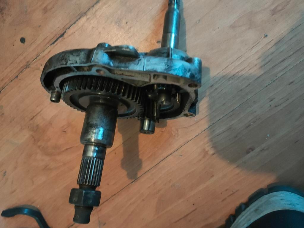 Te koop aangeboden Vespa 2 kleppen onderdelen, Ophalen, Zo goed als nieuw, Overige typen, Vespa