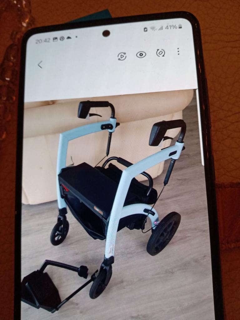 Rollz motion ook in crème rolstoel rollator, Diversen, Rollators, Ophalen of Verzenden, Zo goed als nieuw