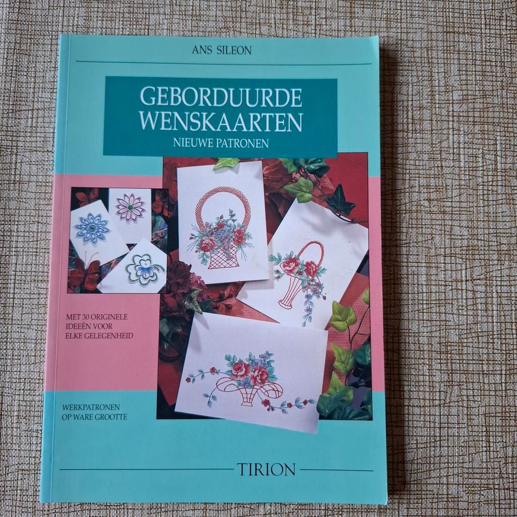 Geborduurde wenskaarten nieuwe patronen, Ophalen of Verzenden, Zo goed als nieuw, Overige thema's