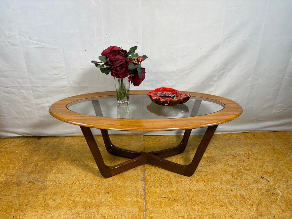 Gratis bezorging!MidCentury Retro VintageSalontafelSchreiber, Mid century retro vintage oval salontafel 1960 Schreiber, Gebruikt