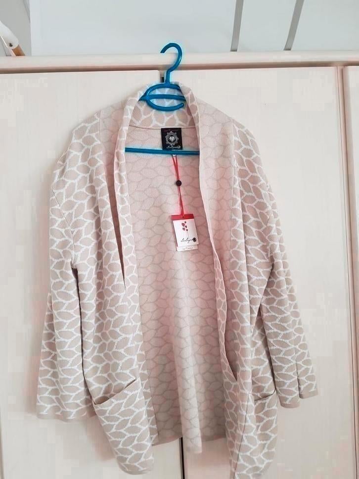 Mooie nieuwe roomwit beige vestjasje van  La Ligna maat L, Ophalen of Verzenden, Nieuw, Beige