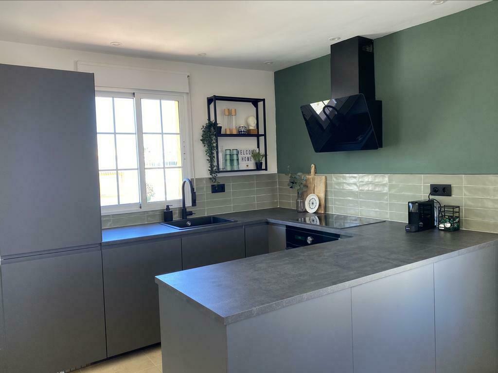 Luxe vrijstaande villa (9 pers)+privezwembad La Marina, 4 of meer slaapkamers, Dorp, Wasmachine, Costa Blanca