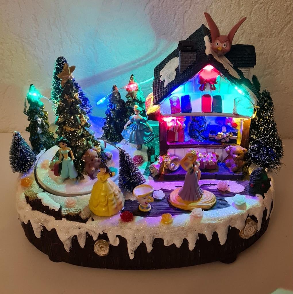 Prachtig kerstdorp met PRINSESSEN, Verzamelen, Disney, Zo goed als nieuw, Beeldje of Figuurtje, Ophalen of Verzenden