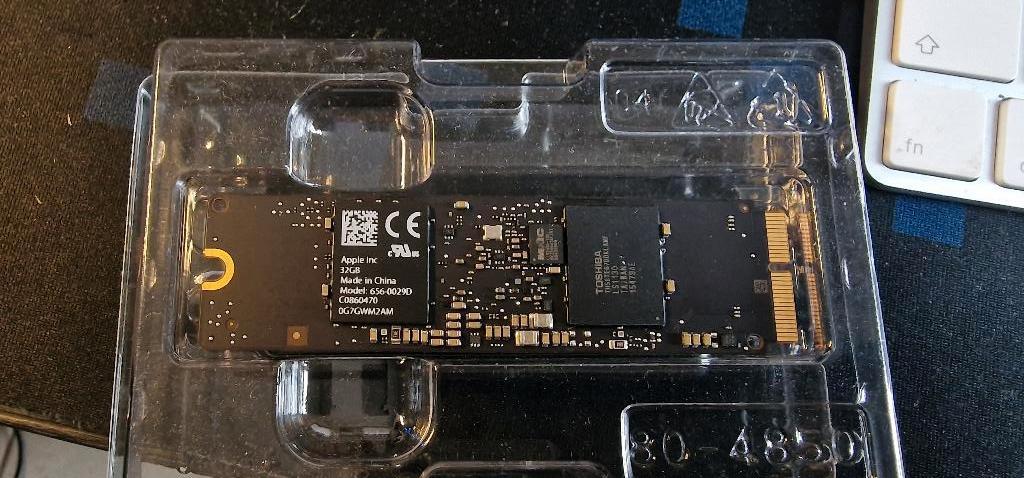 32GB SSD Apple MacBook Pro Retina A1502, A1398 en iMac A1419, Gebruikt, 32 GB, DDR4, Ophalen of Verzenden