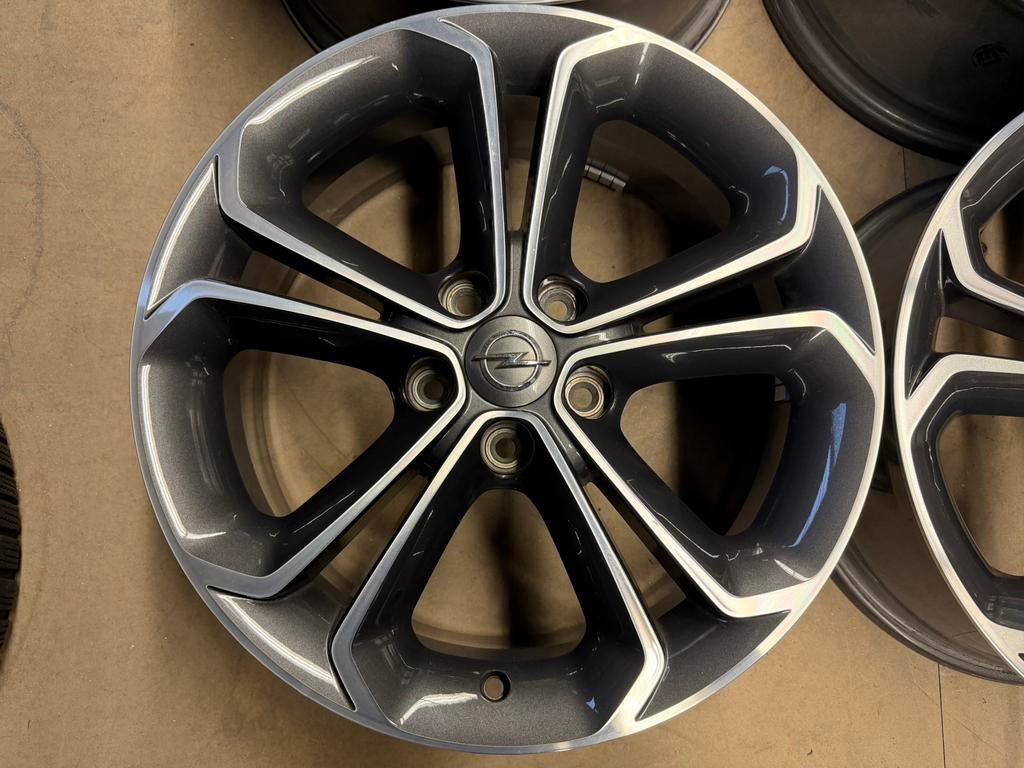 17 inch Opel adam S Corsa vectra zafira astra velgen 5x110, Gebruikt, Velg(en), 17 inch, Ophalen of Verzenden