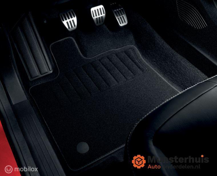 Mattenset origineel Renault Captur II R8201711343, Renault, Nieuw, Ophalen of Verzenden, Renault
