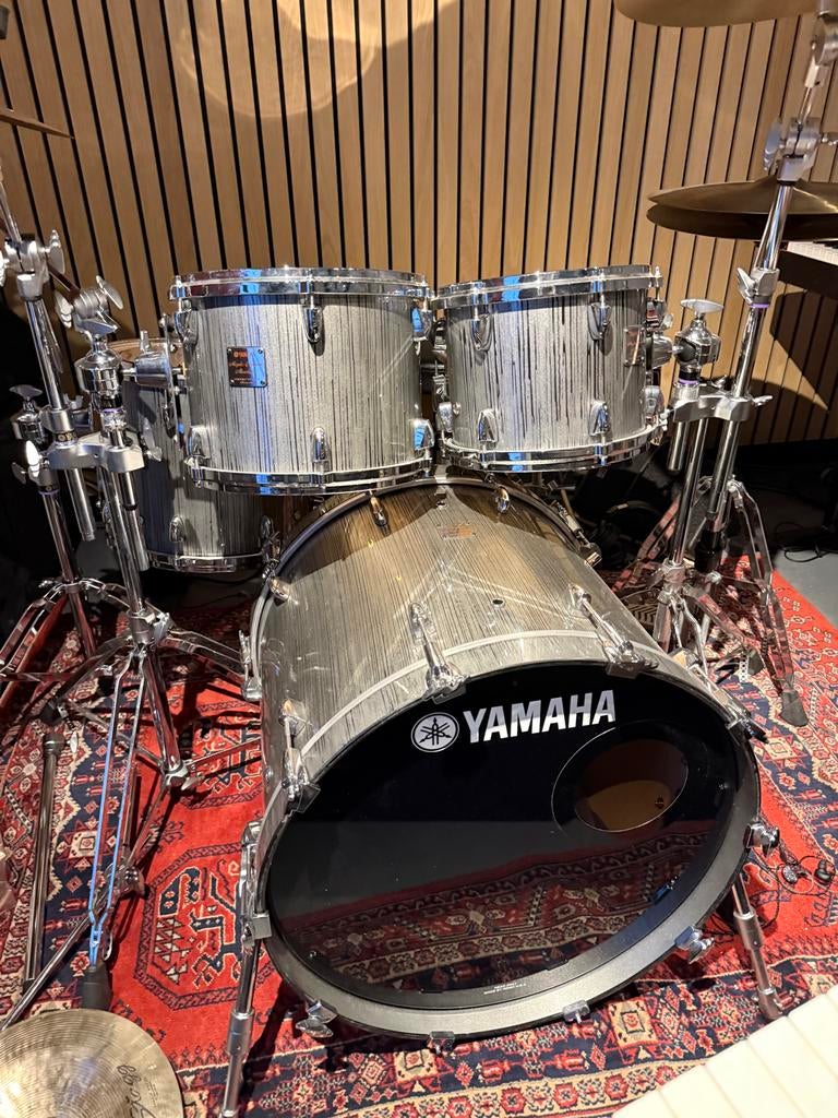 Yamaha Absolute Nouveau Maple - Embossed Silver, Muziek en Instrumenten, Drumstellen en Slagwerk, Ophalen, Utrecht, Info@yamaha.nl