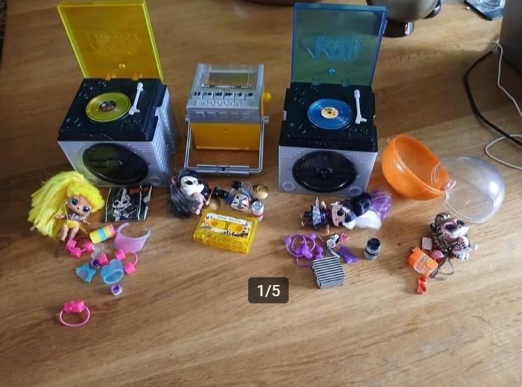 LOL speelgoed pakket & armbanden, spelden en sleutelhangers, Ophalen of Verzenden, Gebruikt