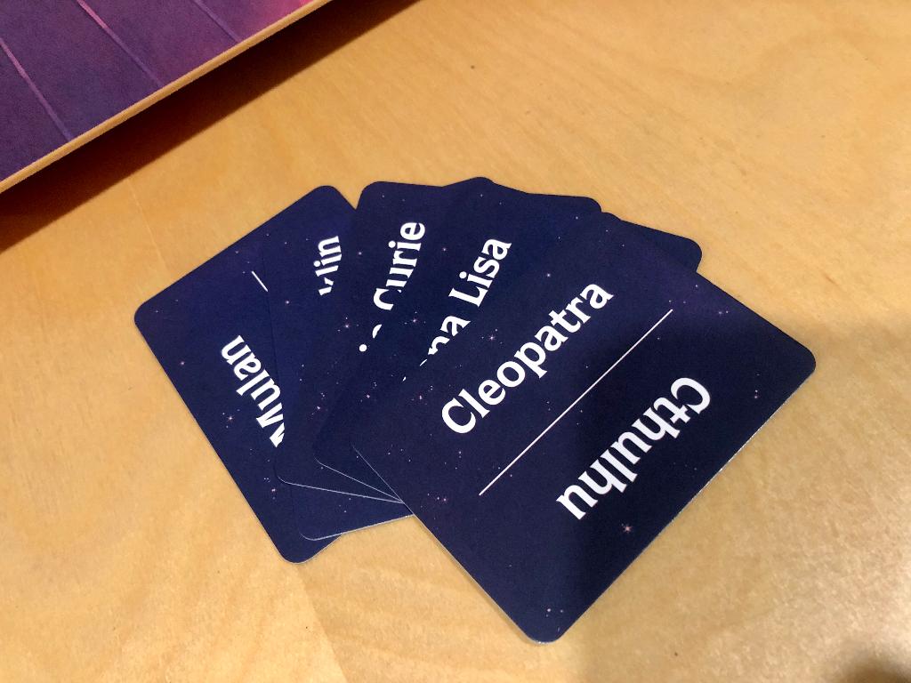Stella: Dixit Universe – 5 ‘Personality’ cards NIEUW, Hobby en Vrije tijd, Gezelschapsspellen | Bordspellen, Ophalen of Verzenden