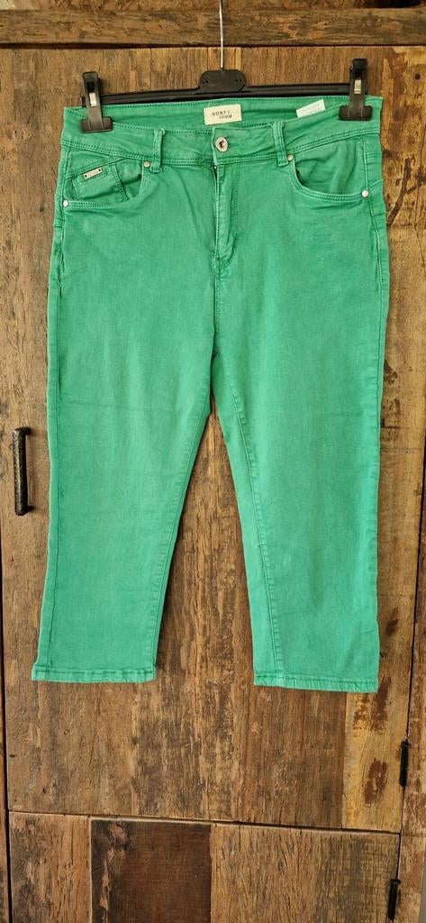 Groene capri/ driekwart broek, Kleding | Dames, Spijkerbroeken en Jeans, Ophalen of Verzenden, Zo goed als nieuw, Overige kleuren