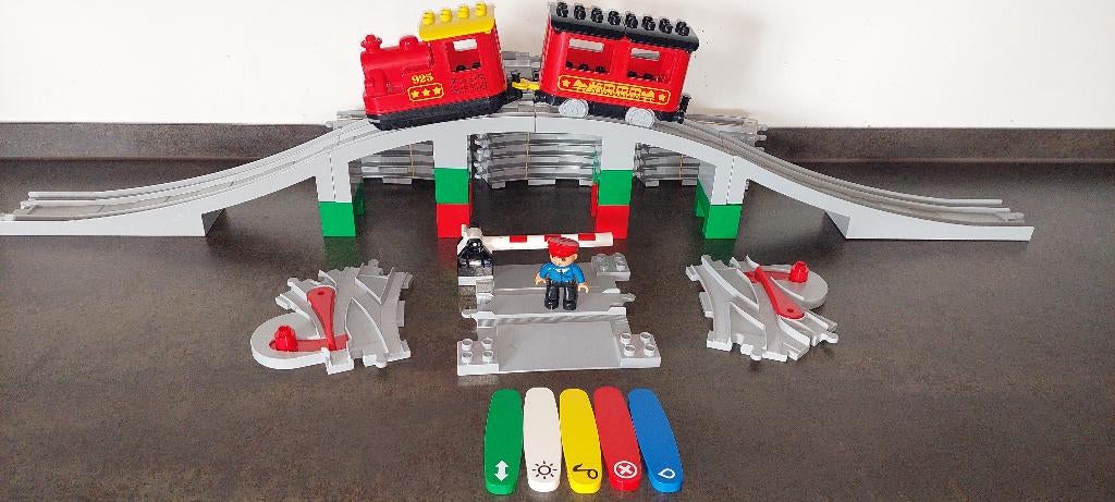 Duplo trein 10874  met brug (rood groen), Kinderen en Baby's, Speelgoed | Duplo en Lego, Ophalen of Verzenden, Gebruikt, Duplo