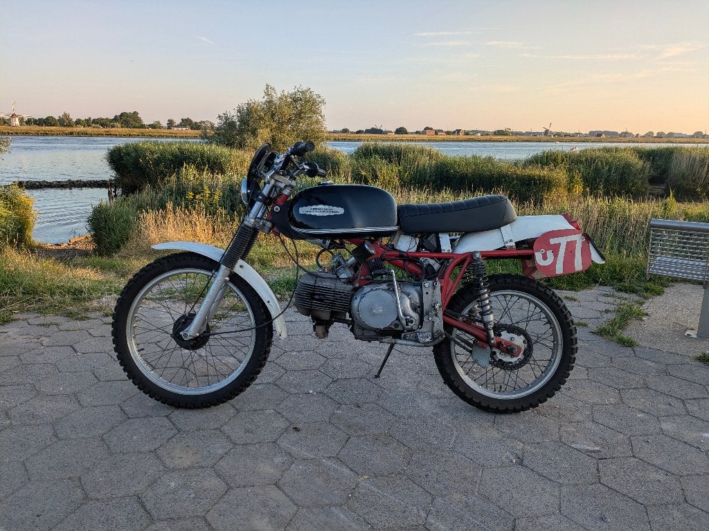 Aermacchi 350 Regolarita, Motoren, Gebruikt, Enduro, Minimaal motorrijbewijs A2, Handgeschakeld