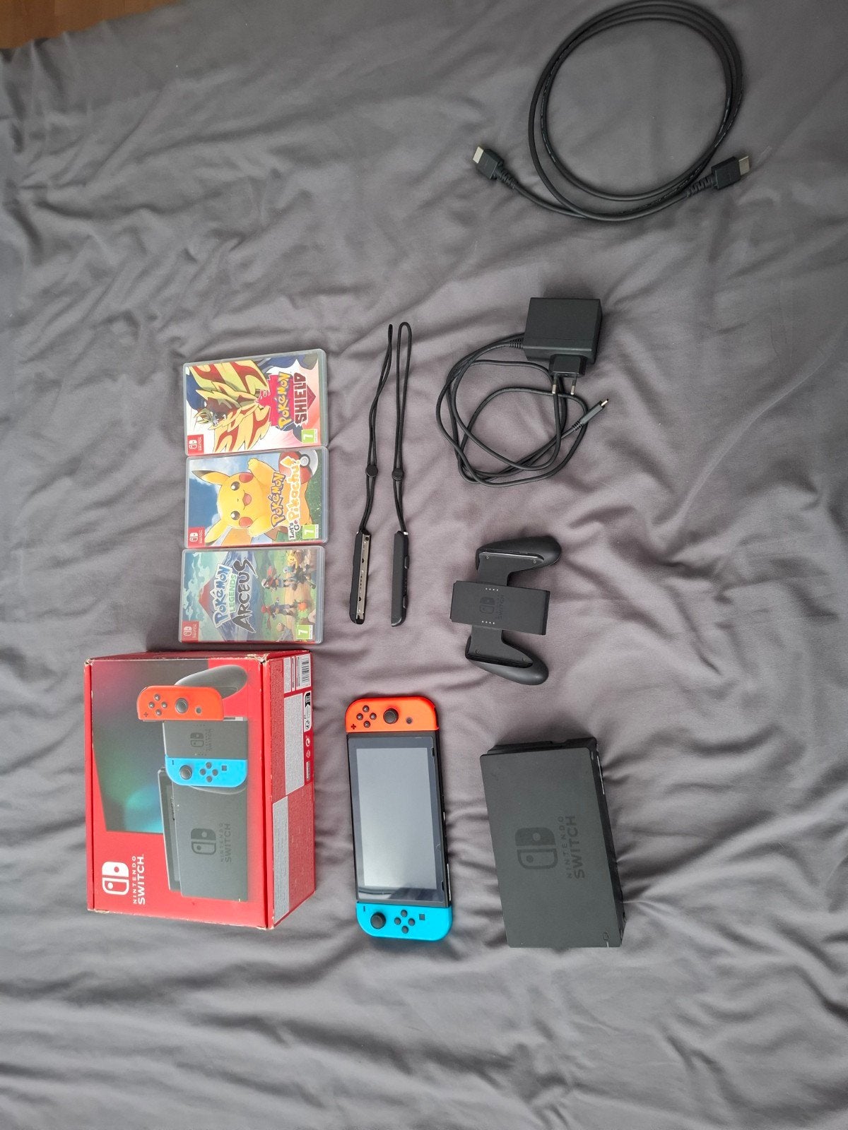 Nintendo Switch met 3 spellen en accessoires, Met games, Met 2 controllers, Ophalen of Verzenden, Zo goed als nieuw