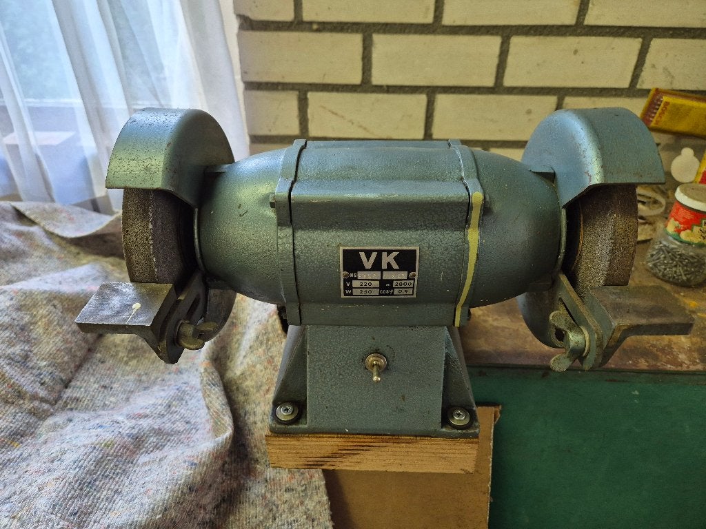 Zware VK werkbankslijpmachine 250W – 220V, Doe-het-zelf en Verbouw, Ophalen, Gebruikt, Minder dan 700 watt, Werkbankslijpmachine