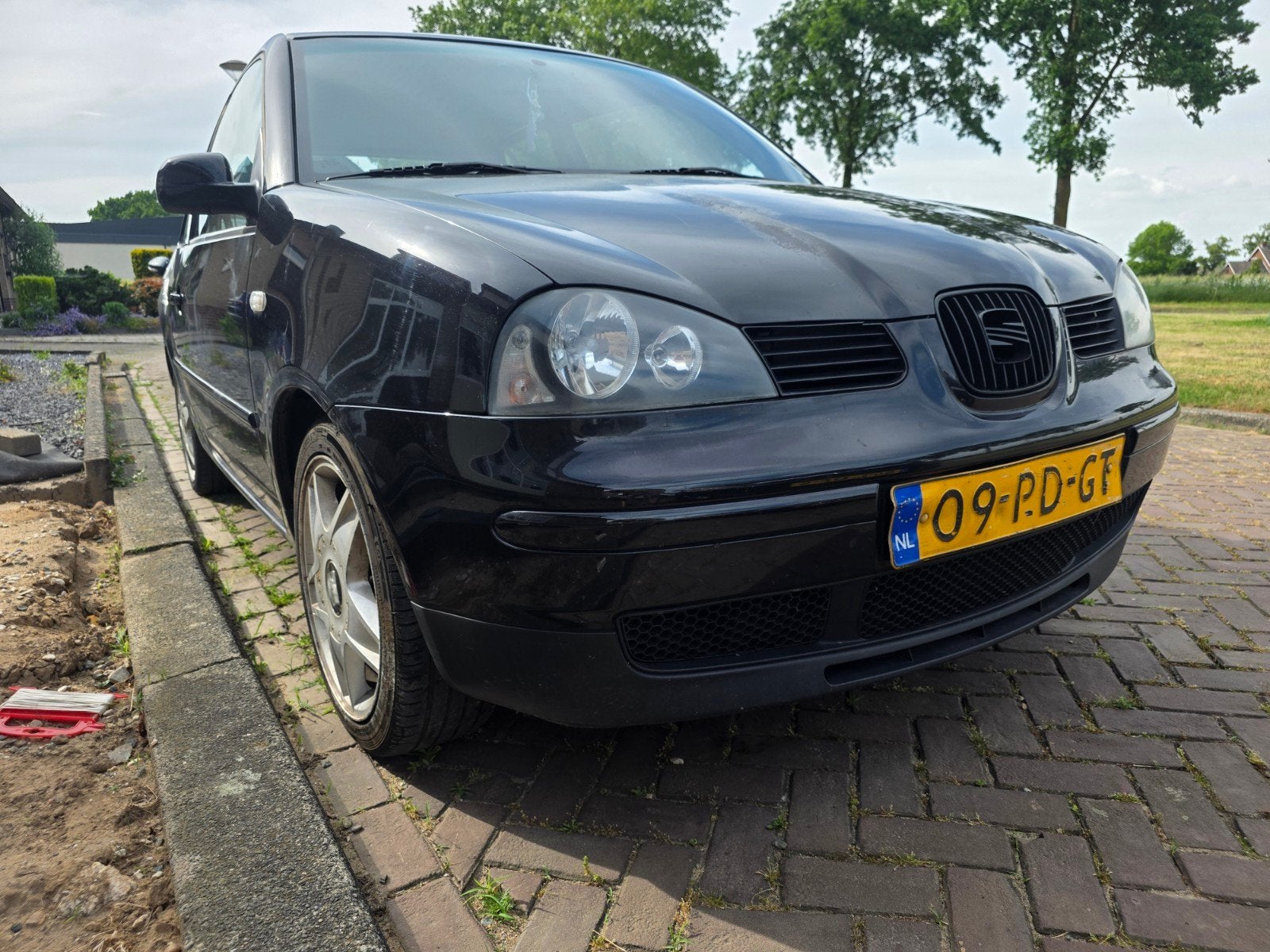 Seat Arosa 1.4 44KW 2004 Zwart NIEUW APK!, Auto's, Seat, Voorwielaandrijving, 450 kg, 31 €/maand, 4 stoelen