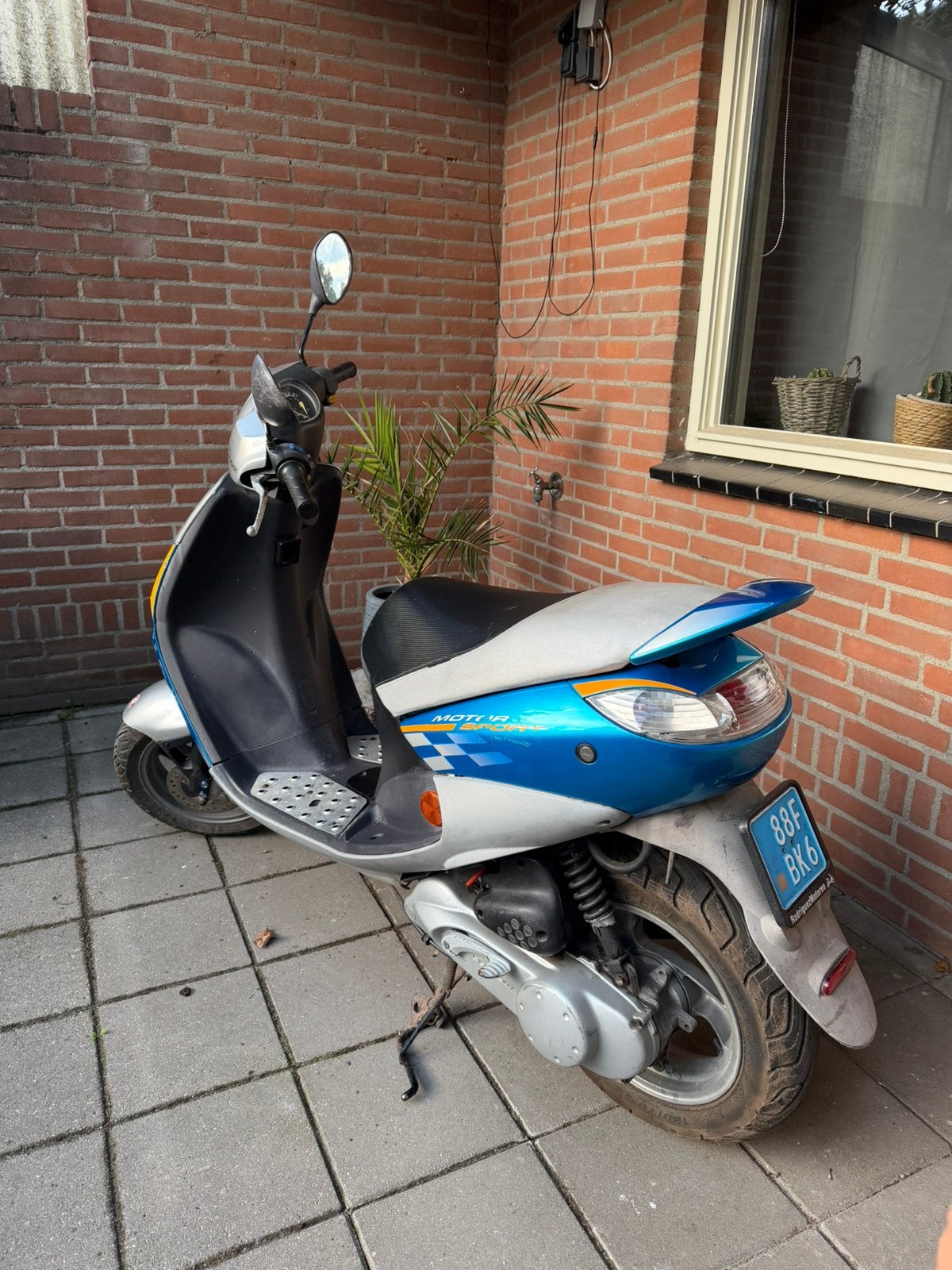 Peugeot vivacity 25km, Ophalen, Zo goed als nieuw, Benzine, Vivacity