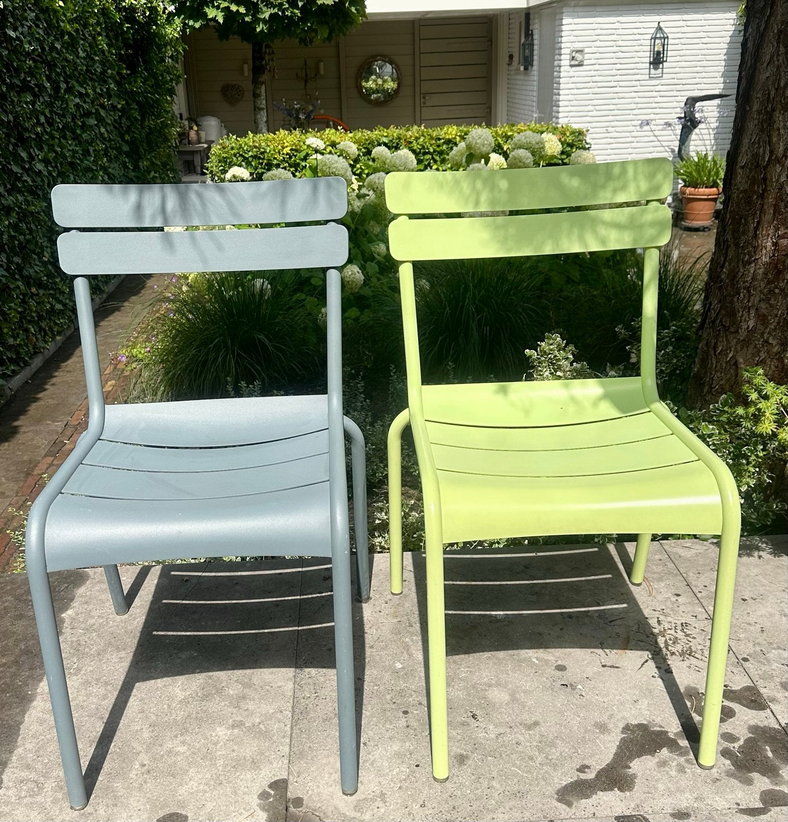 Fermob Luxembourg stoelen - set van 2 (grijs en verbena), Ophalen, Zo goed als nieuw, Aluminium, Stapelbaar