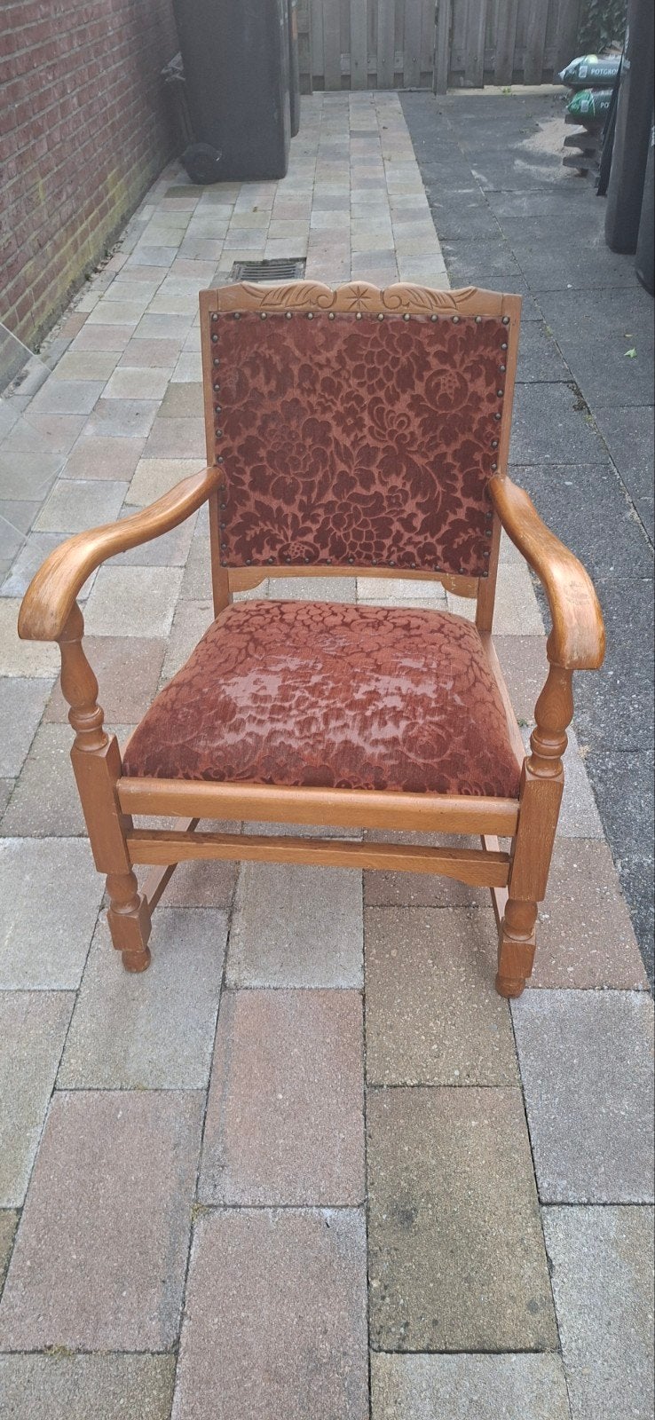 Antieke houten stoel met armleuningen en stoffen bekleding, Antiek en Kunst, Ophalen