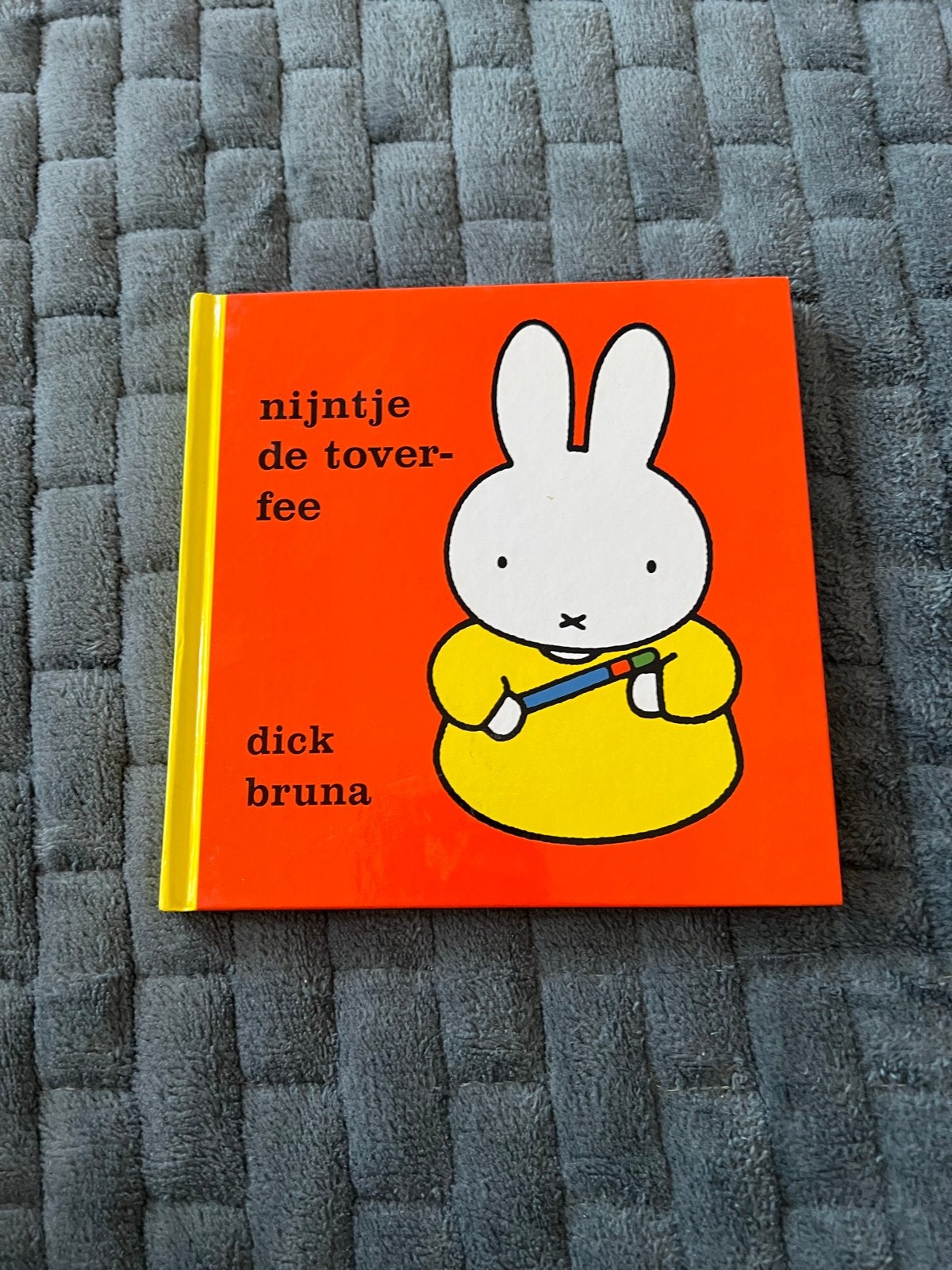 Boek: ‘Nijntje de toverfee’ van Dick Bruna (Nette staat), Fictie algemeen, Jongen of Meisje, Ophalen of Verzenden, Zo goed als nieuw