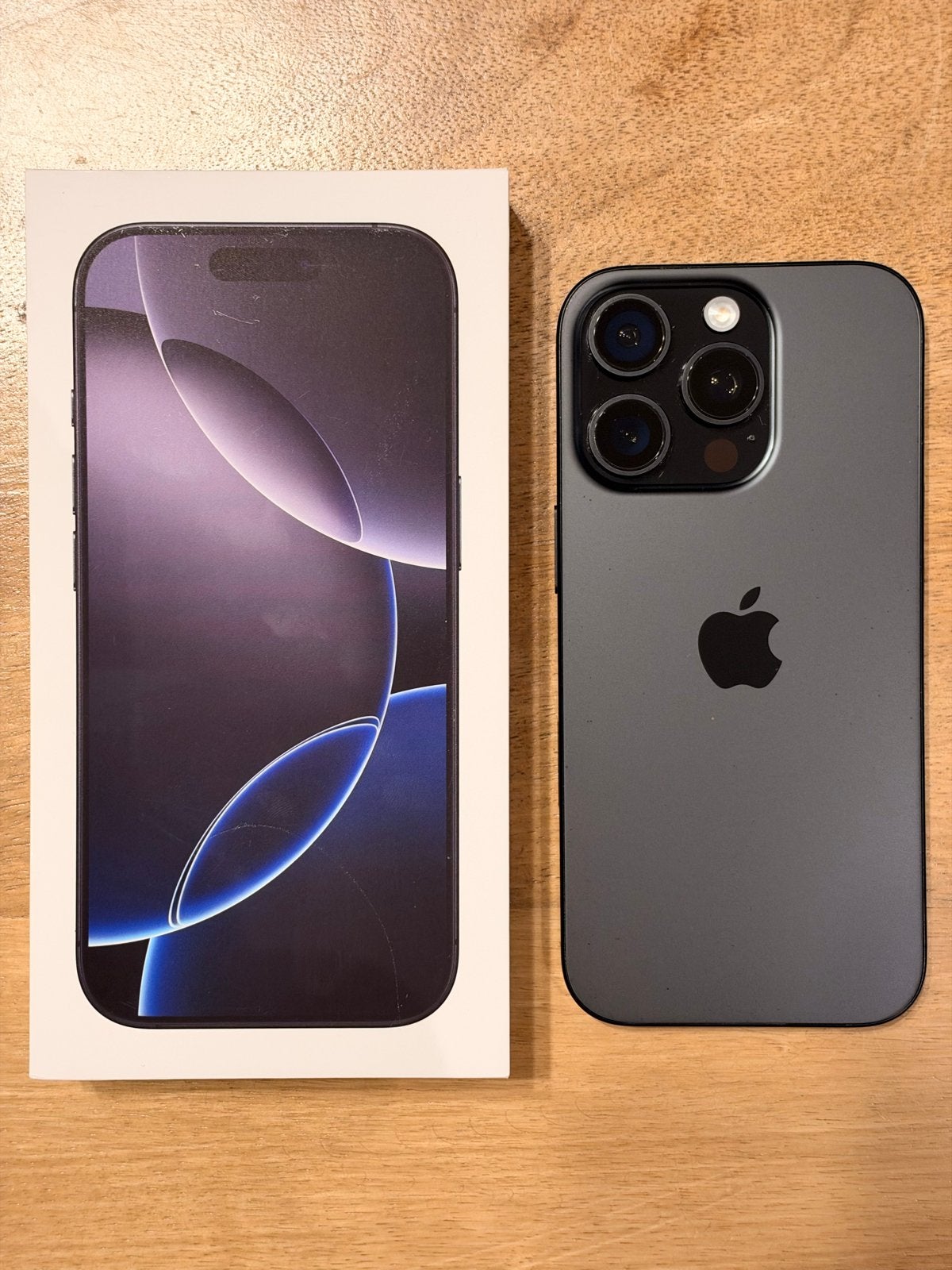 iPhone 16 Pro 256GB Zwart Titanium, Zwart, Zo goed als nieuw, Zonder simlock, Zonder abonnement
