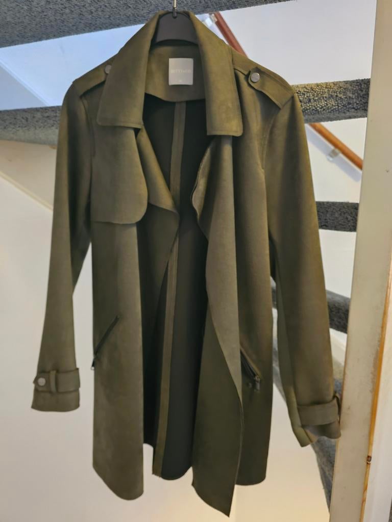 VESTJASJE BETTY EN CO MT 40 KHAKI KLEUR ZGAN, Kleding | Dames, Maat 38/40 (M), Ophalen of Verzenden, Zo goed als nieuw, Betty en co