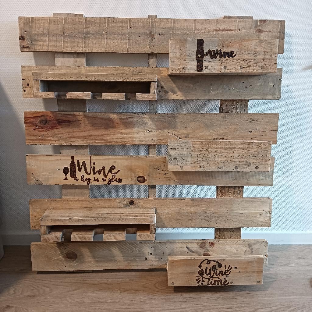 Handgemaakte mooie wijnrek, Huis en Inrichting, Woonaccessoires | Wijnrekken, Ophalen, 50 tot 75 cm, Nieuw, Minder dan 5 flessen
