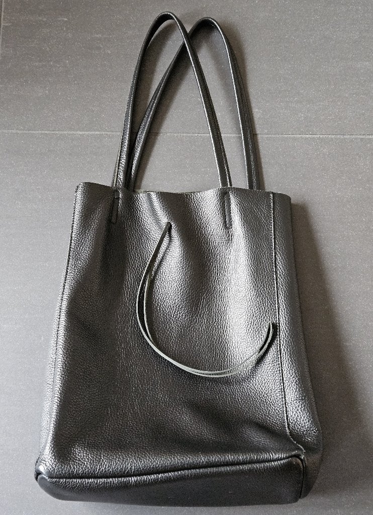 Nieuw prachtige hoogwaardig echt zwart leren damestas, Sieraden, Tassen en Uiterlijk, Tassen | Damestassen, Ophalen of Verzenden