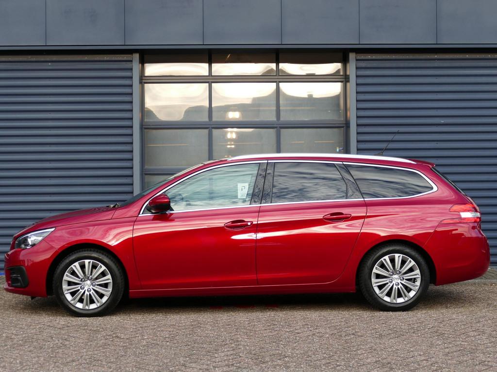 Peugeot 308 SW 1.2T Blue Lease Premium | Navigatie | Panoram, Voorwielaandrijving, Gebruikt, Euro 6, 1199 cc