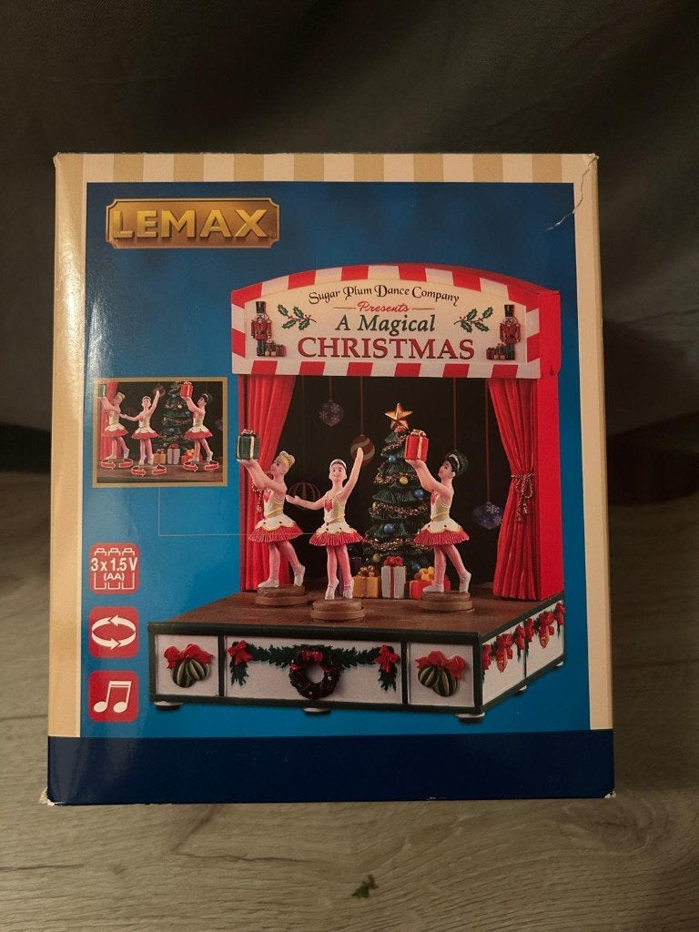 Lemax Sugar Plum Dance Company #04761, Diversen, Ophalen of Verzenden, Zo goed als nieuw